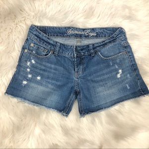 AEO cutoff denim shorts size 6